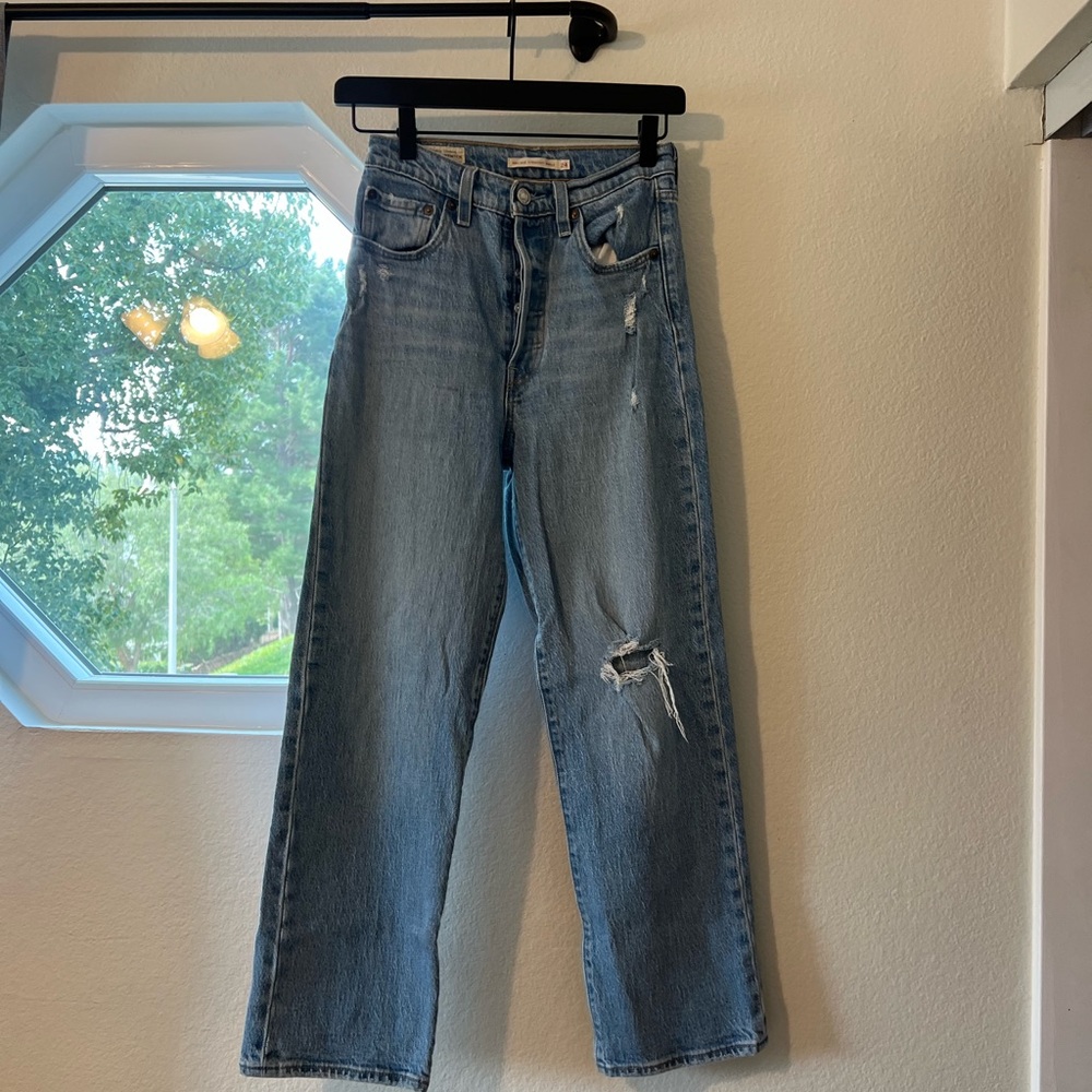 Levi’s Ribcage Ankle Straight Jean